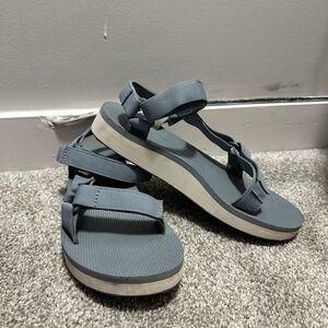 TEVA UNIVERSAL FLATFORM SANDAL